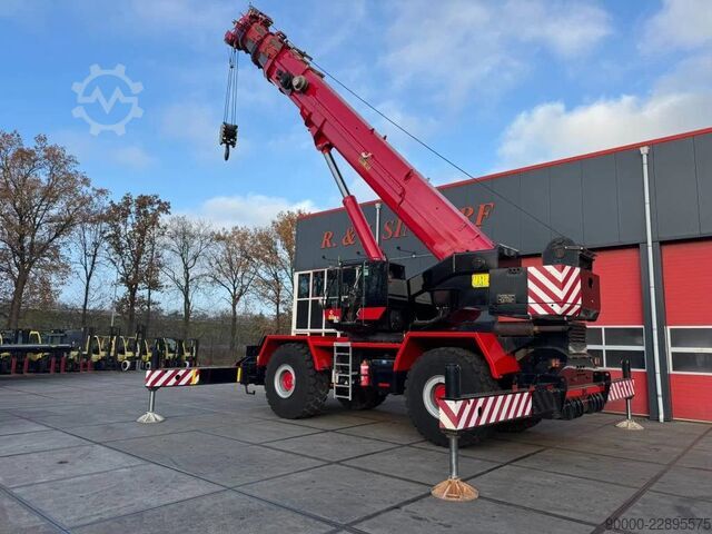 Terrængående kran Terex RT100