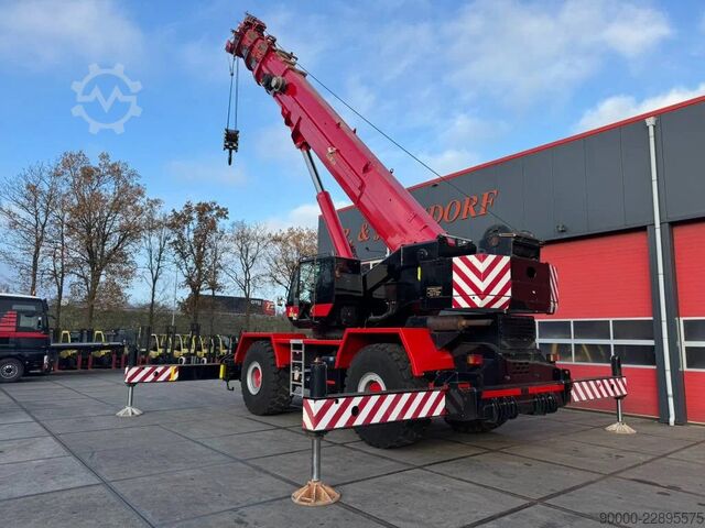 Terrængående kran Terex RT100