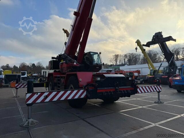 Terrængående kran Terex RT100