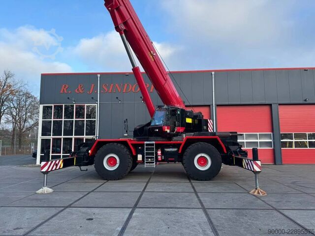 Terrængående kran Terex RT100