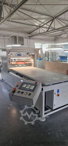 Machine voor het polijsten van gelakte fronten STYL24 Maszyna polerująca fronty meblowe