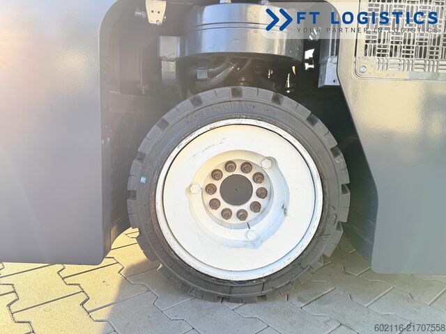 Carretilla retráctil de 4 vías Combilift C2500CB DIESEL TRIPLEX 5500 POSITIONER