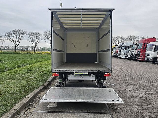 Suitcase MERCEDES-BENZ SPRINTER 317 Bakwagen Laadklep!