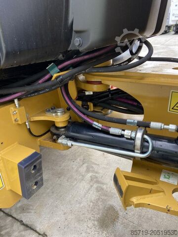 Loader Caterpillar 906M (7164)