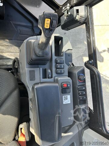 Loader Caterpillar 906 (9145)