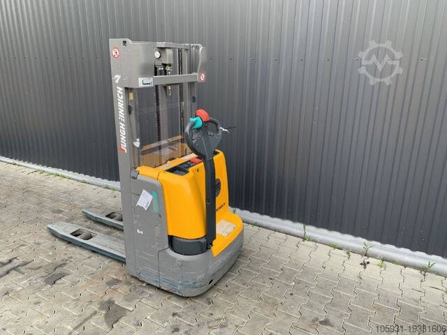 Hoogheffende truck Jungheinrich EJC112