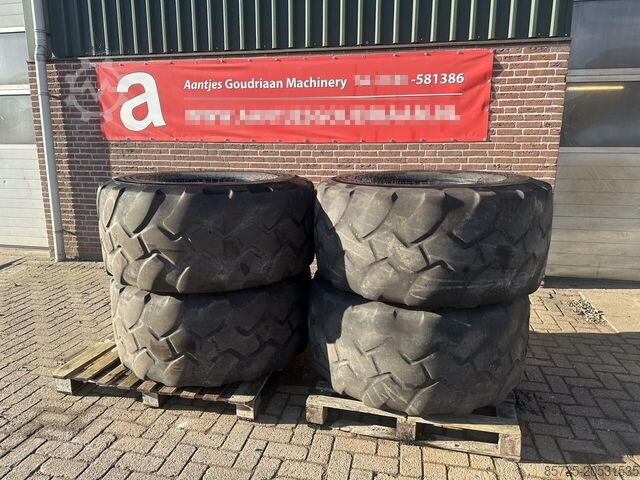Wiel met band  4 banden 560x60x22.5