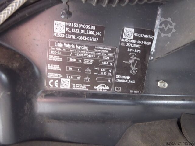 Stivuitor electric cu 4 roți Linde E30-01