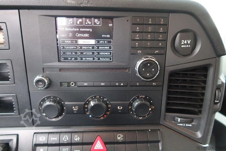 βαλίτσα Mercedes-Benz Antos 1924L Huif + Klep Dhollandia 2000 KG Euro 6