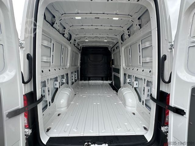 Komercijalno vozilo sa visokim krovom VOLKSWAGEN Crafter Kasten 35 L3H3 270Türen PDC GRA