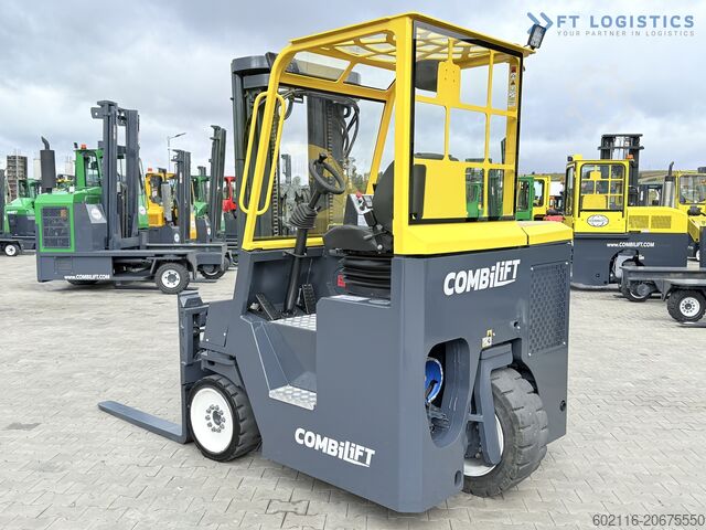 Empilhadeira de quatro direções Combilift CB4000 TRIPLEX 5200 FREE-LIFT POSITIONER