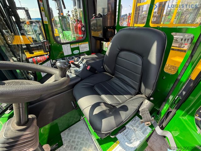 Empilhadeira de quatro direções Combilift C5000E / TRIPLEX 8300MM WIDE POSITIONER