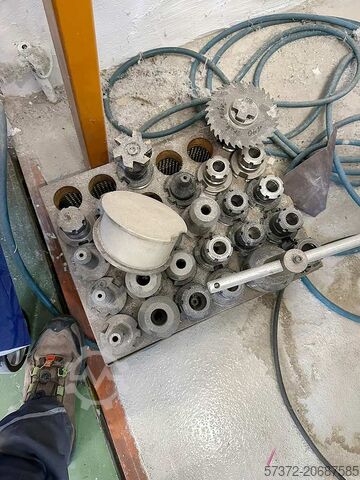 Centro de mecanizado vertical CNC Deckel Maho DMC 835 V