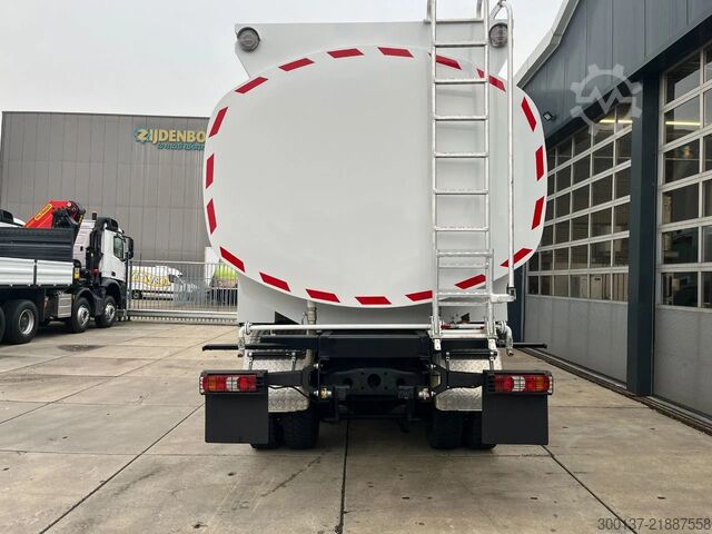 Autocisternă Mercedes-Benz Axor 3344 6x4 Water Tank Truck