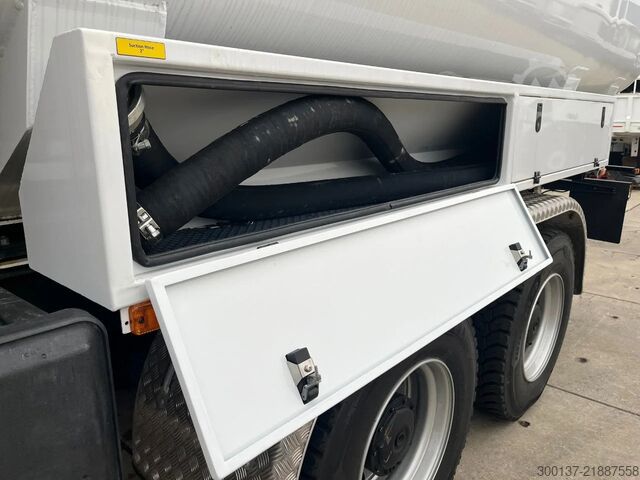 Autocisternă Mercedes-Benz Axor 3344 6x4 Water Tank Truck