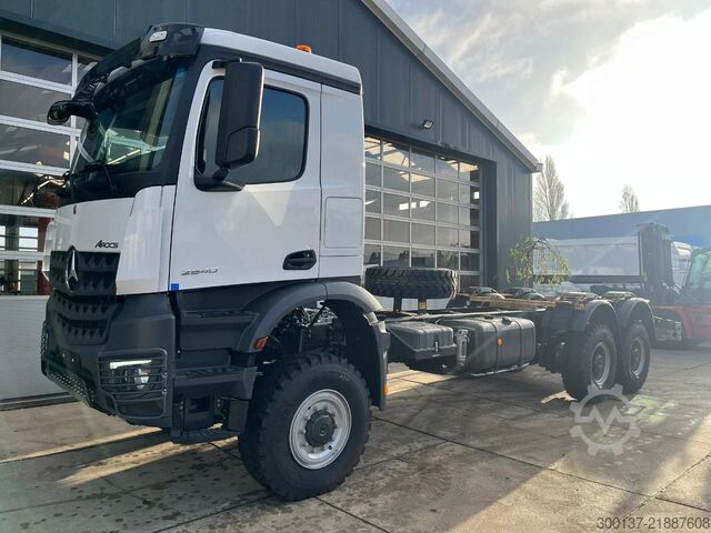 Alváz vezetőfülkével Mercedes-Benz Arocs 3340 A 6x6 Chassis Cabin