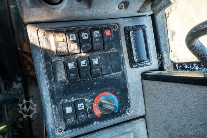 Wiellader CATERPILLAR CAT 924G // GODET 3m3