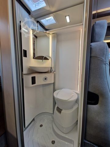 Camper van PÖSSL Summit Shine 600L  180PS Automat Markise Solar