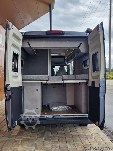 Camper van PÖSSL Summit Shine 640 Automat Premium