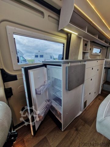 Camper van PÖSSL Summit Shine 640 Automat Premium