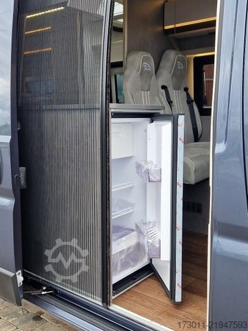 Camper van PÖSSL Summit Shine 640 Automat Premium
