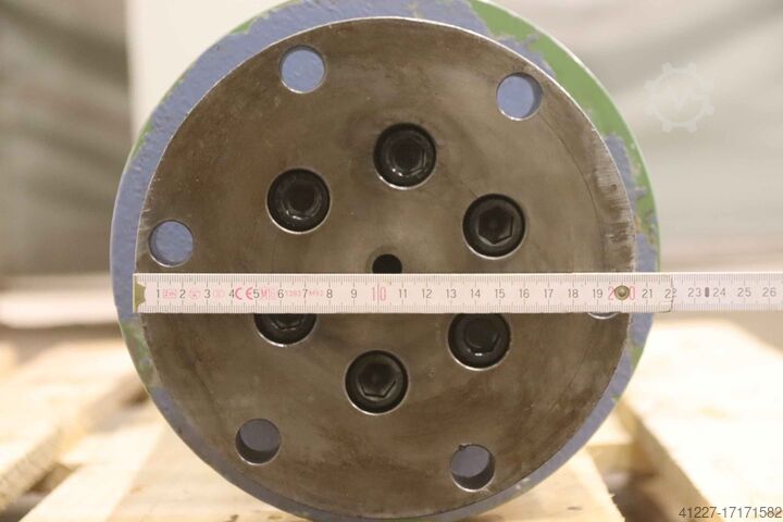 Vérin hydraulique MAE Hub 690 mm