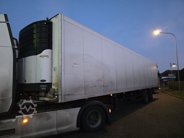 Reefer semitrailer SCHMITZ CARGOBULL City Tiefkühler, 2. Achs drehbar, 3 to Ladebordw