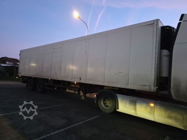 Reefer semitrailer SCHMITZ CARGOBULL City Tiefkühler, 2. Achs drehbar, 3 to Ladebordw