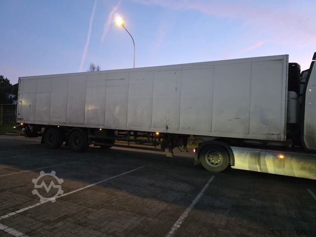 Reefer semitrailer SCHMITZ CARGOBULL City Tiefkühler, 2. Achs drehbar, 3 to Ladebordw