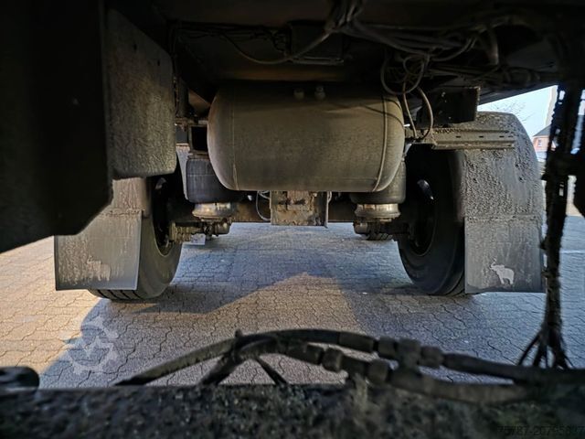 Reefer semitrailer SCHMITZ CARGOBULL City Tiefkühler, 2. Achs drehbar, 3 to Ladebordw