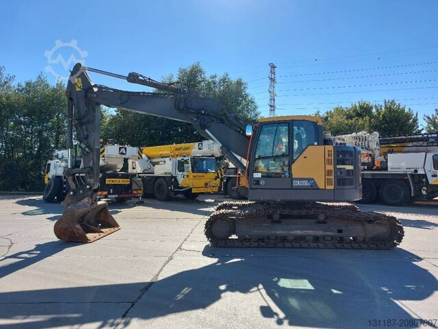 ερπυστριοφόρος εκσκαφέας Volvo ECR 235 EL