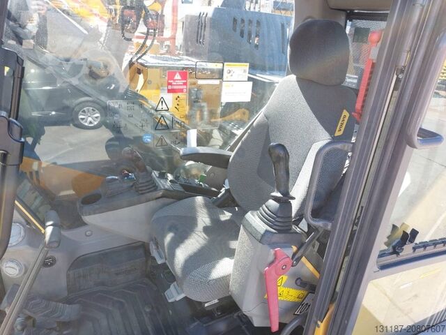 ερπυστριοφόρος εκσκαφέας Volvo ECR 235 EL