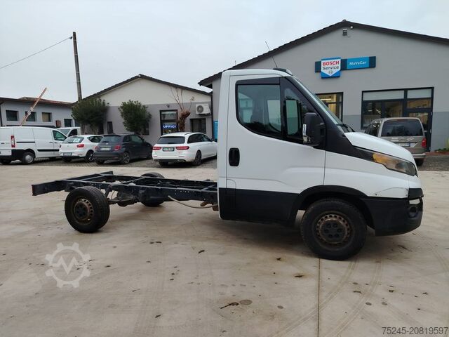 Chasis de furgoneta Iveco DAILY 35S 13 2.3 MJT