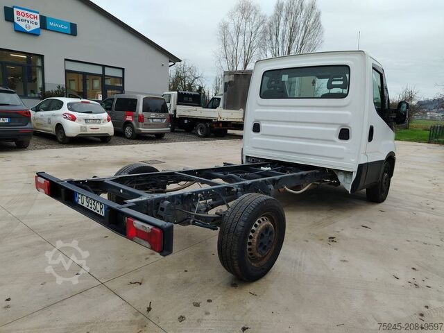Chasis de furgoneta Iveco DAILY 35S 13 2.3 MJT