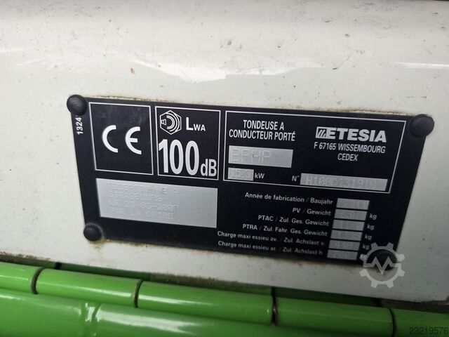 Corta-relva de condutor sentado com descarga elevada Etesia BPHP