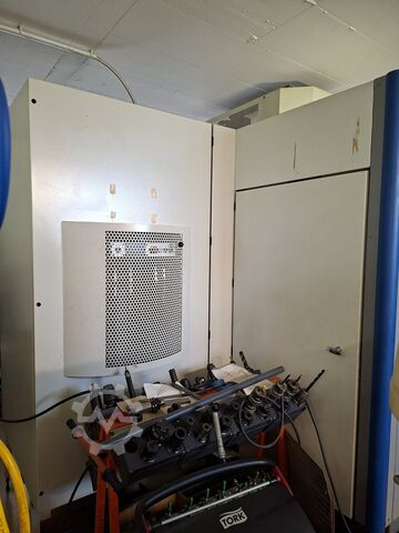 Centru vertical de prelucrare Deckel Maho DMC 100 V