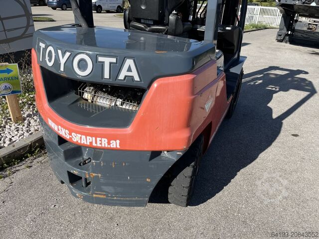 Viljuškar Toyota 52-8FDF25