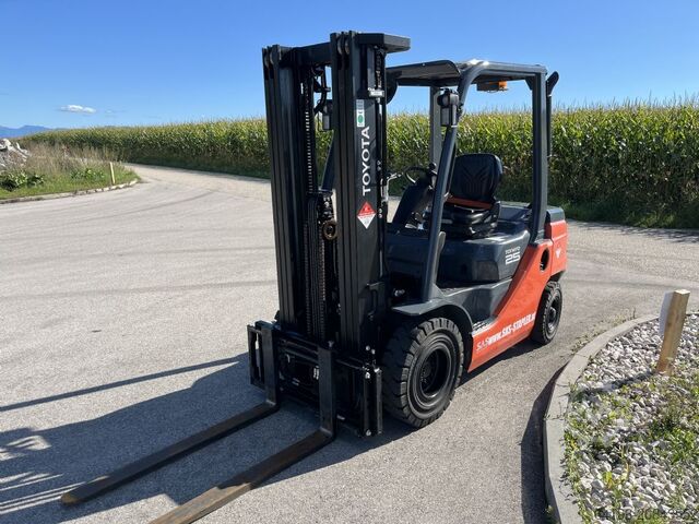 Viljuškar Toyota 52-8FDF25