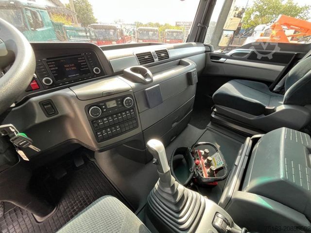 Truck mounted crane MAN TG-X 26.400 6x2 Pritsche Heckkran Palfinger PK 2