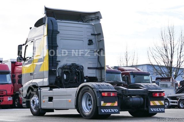 Standard tractor unit VOLVO FH 420 Globetrotter XL-Tank Euro 5