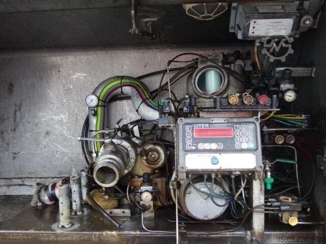 Δεξαμενόπλοιο Mercedes-Benz SK 1722 FUELTANKTRUCK 13750 L STEELSPRINGS