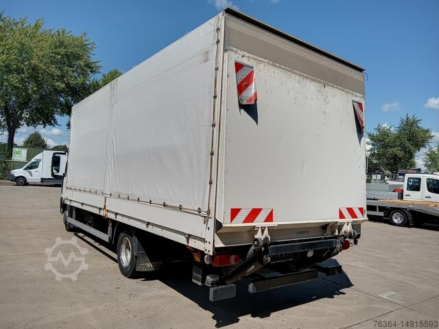 Vrachtwagen met bakwagen Renault D Tail Lift 177 PS