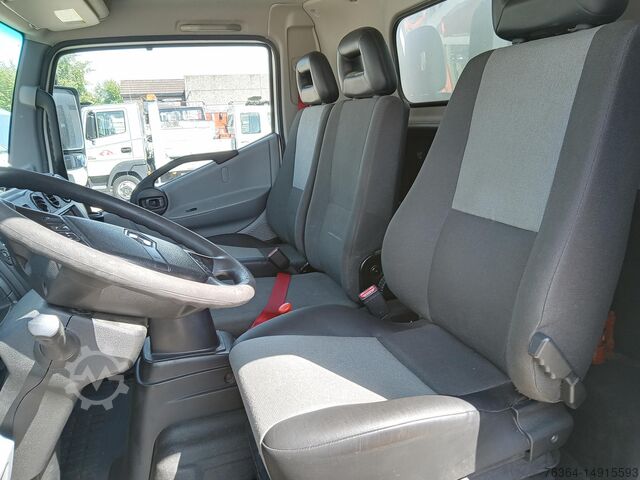 Vrachtwagen met bakwagen Renault D Tail Lift 177 PS