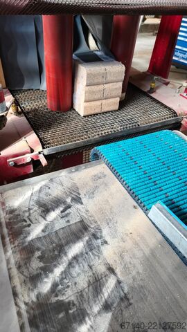 Presă de brichetat RUF 300