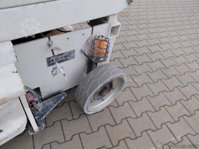 Elevador de tesoura JLG 2646ES