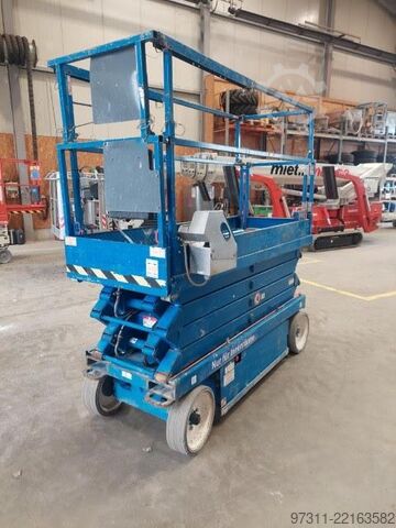 Elevador de tesoura SkyJack SJIII 3226