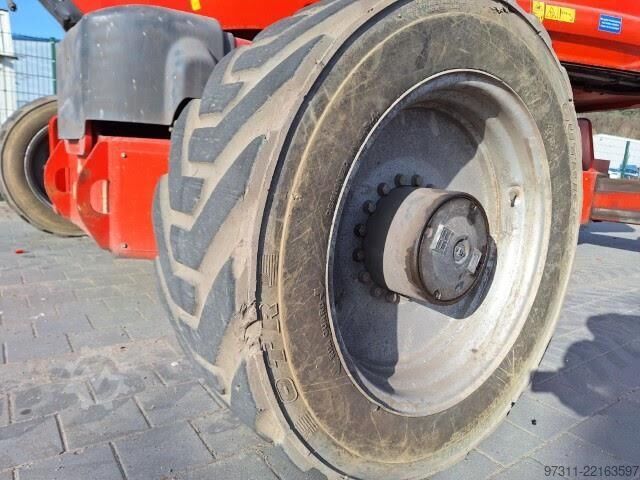 Kloubová teleskopická pracovní plošina JLG 1250AJP