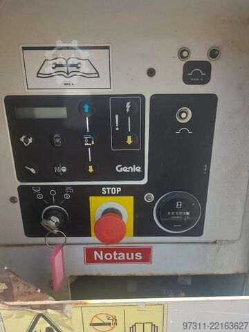 Elevador de tesoura Genie GS-4390 RT