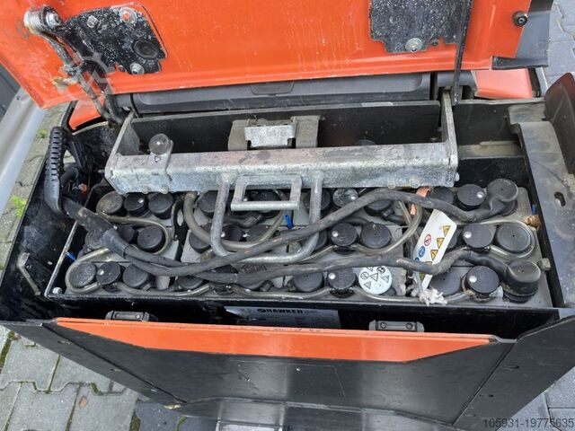 Electric Pallet Truck BT LPE200