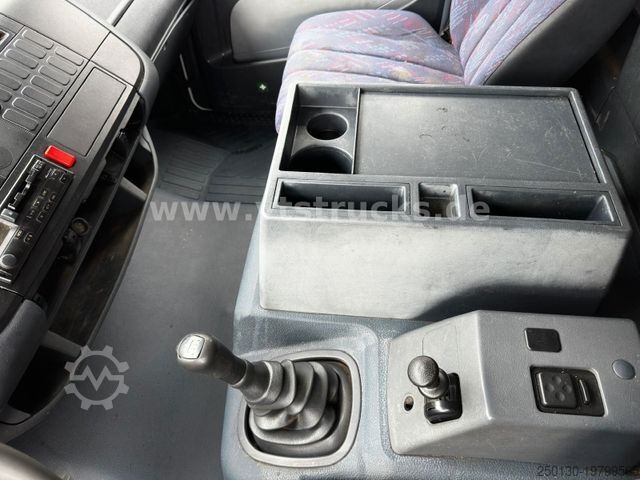 Camion bâché MERCEDES-BENZ Atego 817 4x2 Pritsche+Plane 7,5 t.